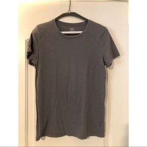 Grey Old Navy t shirt